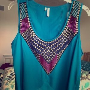 Maurice’s tank top